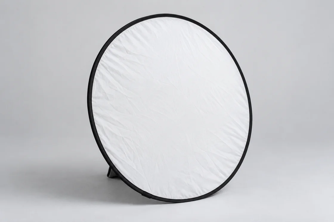 Reflector fotográfico circular de tela blanca y borde negro